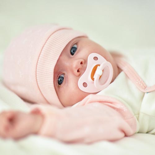 Using a soother with a sale newborn